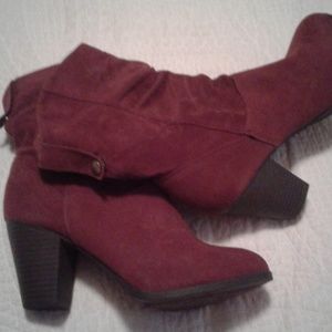 Size 7 WINE rampage booties.